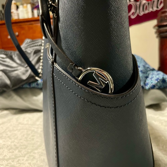 Bold blue large shoulder bag!
